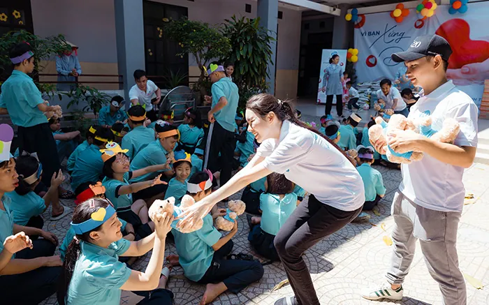 Biểu tượng khóa và lá chắn mã hóa dữ liệu, thể hiện các biện pháp bảo mật của vivu 88